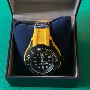 Solar powered men’s watch nautica